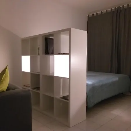 Green Home* A Flat For 2 Near Blue Line Metro Διαμέρισμα