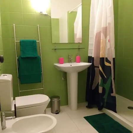 Green Home* A Flat For 2 Near Blue Line Metro