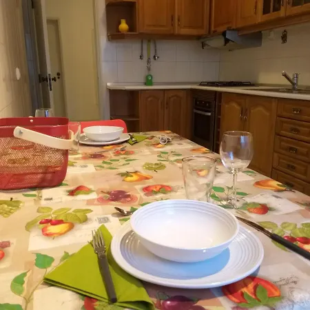 Διαμέρισμα Green Home* A Flat For 2 Near Blue Line Metro *