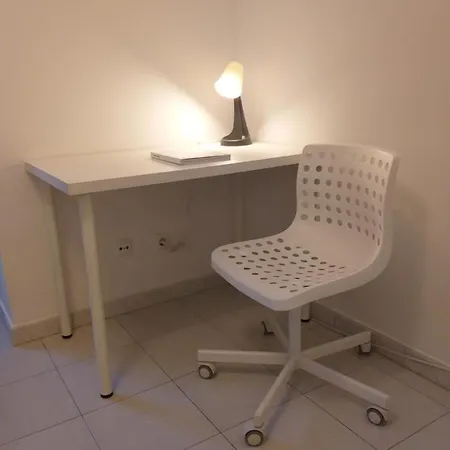 Green Home* A Flat For 2 Near Blue Line Metro * Lisboa