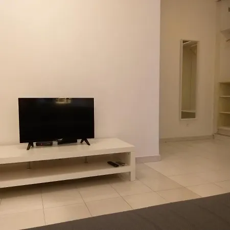 Green Home* A Flat For 2 Near Blue Line Metro * Lisboa
